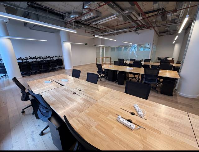 85M² SERVICED OFFICE TO LET IN ROSEBANK
